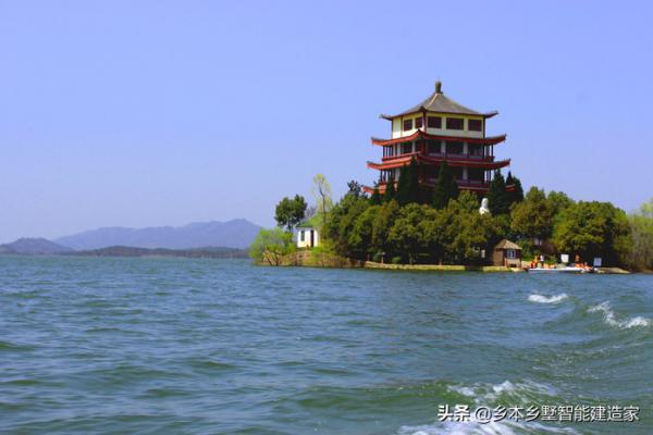 坐於湖邊藍天下,享受垂釣之樂,這是我不得不回農村的理由 坐於湖邊藍天下,享受垂釣之樂,這是我不得不回農村的理由