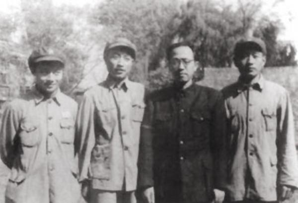 1955年授軍銜,十位大將都擔任什麼職務?職務最高的是誰? 1955年授軍銜,十位大將都擔任什麼職務?職務最高的是誰?
