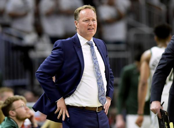 霍里:我尊重字母哥的不報團冠軍 但他需要比布登更好的教練 霍里:我尊重字母哥的不報團冠軍 但他需要比布登更好的教練