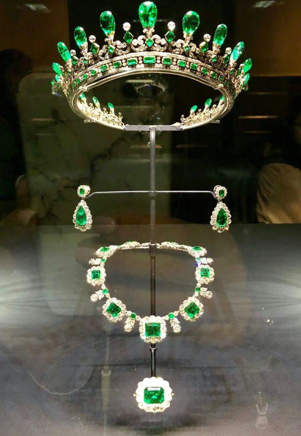 被王室耽誤的珠寶設計師:阿爾伯特親王到底設計了多少頂王冠? 被王室耽誤的珠寶設計師:阿爾伯特親王到底設計了多少頂王冠?