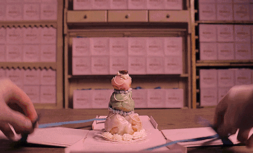 粉紅色的飯店，歐洲的人性光輝