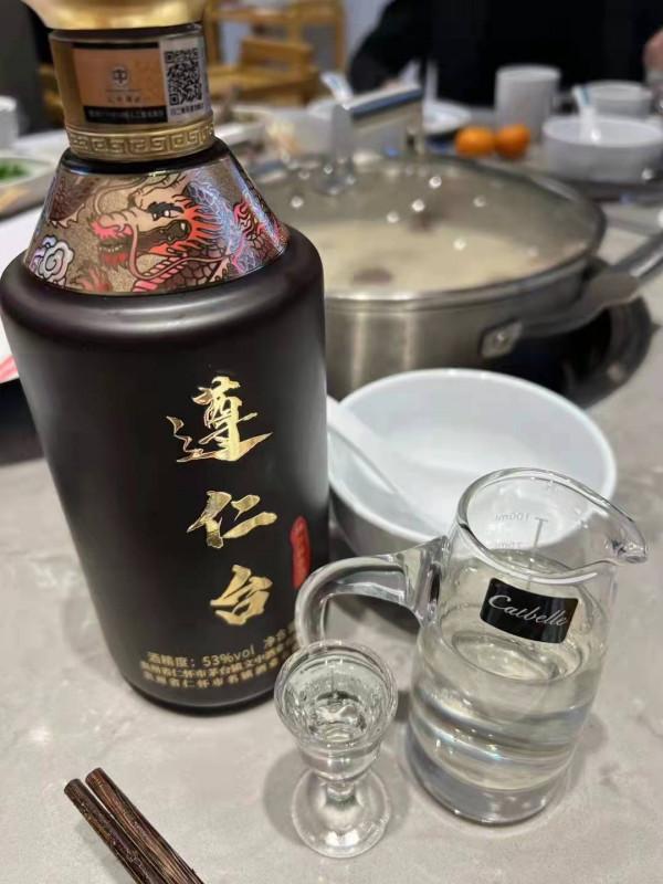 湖北人請客不喝白雲邊？那喝啥？酒友：這3款比白雲邊好喝