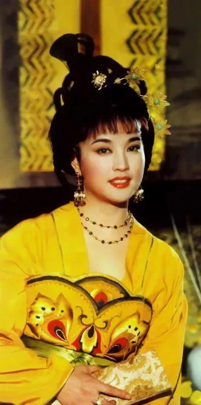 武則天:唐女皇,一個舞動乾坤、名垂青史的“大女人” 武則天:唐女皇,一個舞動乾坤、名垂青史的“大女人”