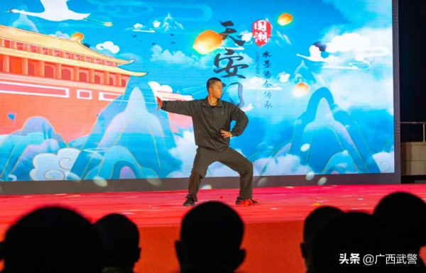 這屆新兵太_____了，看他們辦的“跨年”晚會就知道→