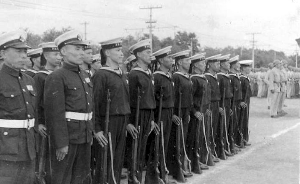 1950年，北京西單一小販被抓，彭德懷大喜：這個劊子手終於抓到了