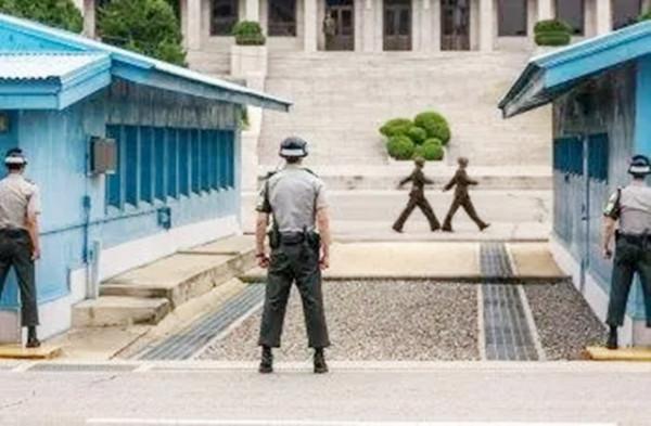 中美爭論山頭歸屬,敵方翻譯是華人,對美方轉達:志願軍定想進攻 中美爭論山頭歸屬,敵方翻譯是華人,對美方轉達:志願軍定想進攻