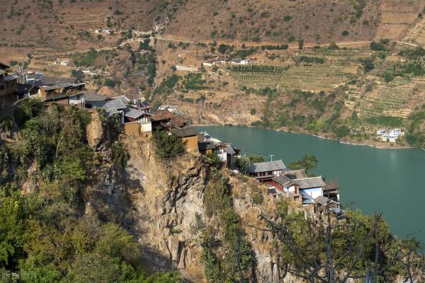 納西故事&mdash;&mdash;雲上石頭城（一）