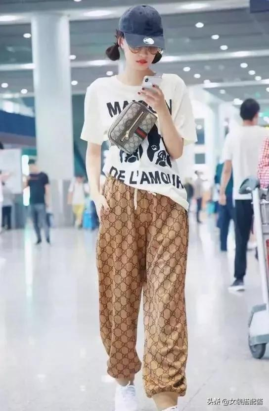 微胖女人穿T恤，要懂得搭配技巧！記住這“4不要”給氣質加分