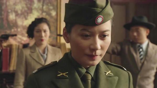 濃妝豔抹就別演軍人了!這8位女星告訴你,什麼才是颯爽英姿 濃妝豔抹就別演軍人了!這8位女星告訴你,什麼才是颯爽英姿