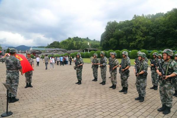 熱點|官兵這次穿軍裝集體外出,去的地方很神聖 熱點|官兵這次穿軍裝集體外出,去的地方很神聖