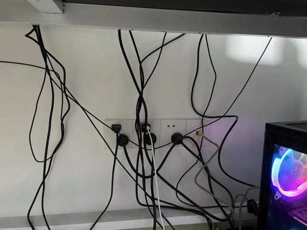 你家電視這麼裝，真是夠醜的