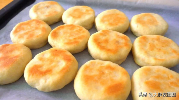 2斤無糖綠豆餅，一出爐就搶光了，皮薄餡大，沒有烤箱也能做