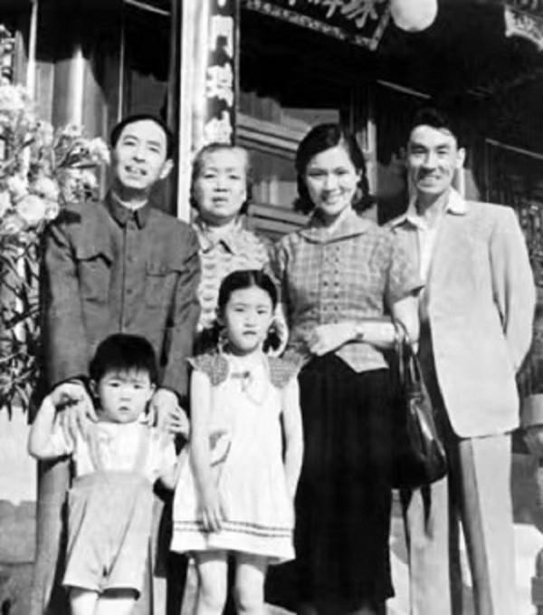 茅盾對秦德君說：你把孩子打掉，四年後我娶你，結果他一去再未返