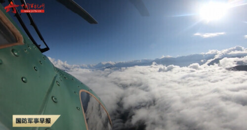 暖暖的！直升機為邊防戰士送來年貨