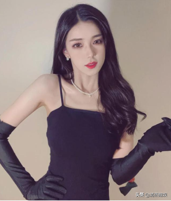 “顏值網紅”迅猛龍：靠美貌出圈，後在PK時因濾鏡消失慘遭翻車