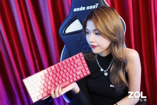 年度最紅的鍵盤 達爾優A84鍵盤圖賞 年度最紅的鍵盤 達爾優A84鍵盤圖賞