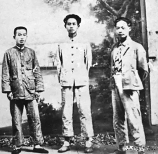 土改,毛主席老家應該為富農,怎麼辦?毛主席:所有財產分給農民 土改,毛主席老家應該為富農,怎麼辦?毛主席:所有財產分給農民