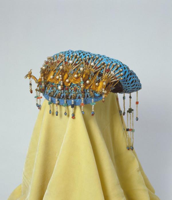 古代最尊貴的女人，綾羅綢緞不斷，佩戴的珠寶首飾也是華貴而不凡