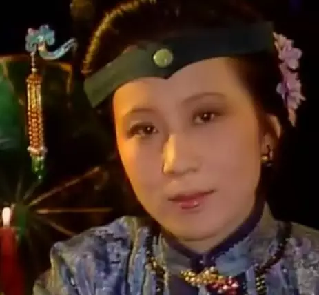 《紅樓夢》只知通靈寶玉?堪比珠寶展的大觀園,戴的珠寶大有來頭 《紅樓夢》只知通靈寶玉?堪比珠寶展的大觀園,戴的珠寶大有來頭