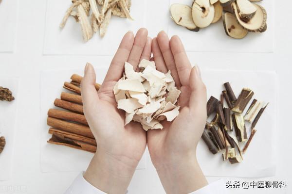 腳趾痛風，源於陰虛！送你一方，滋陰養骨，純中醫思維