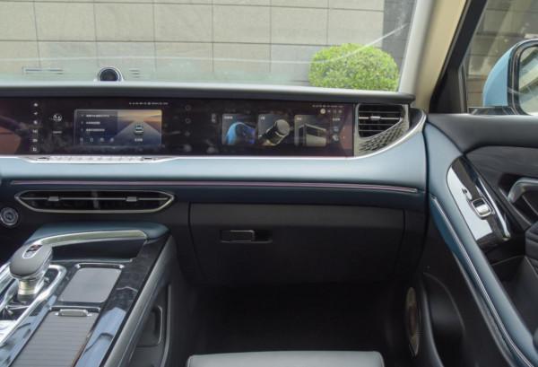 可加油可充電，零百加速4.5秒，嵐圖FREE購車手冊