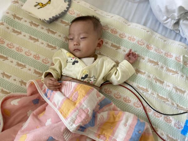 5個月產檢發現問題,夫妻不忍放棄,雙胞胎姐妹出生結果喜憂參半 5個月產檢發現問題,夫妻不忍放棄,雙胞胎姐妹出生結果喜憂參半