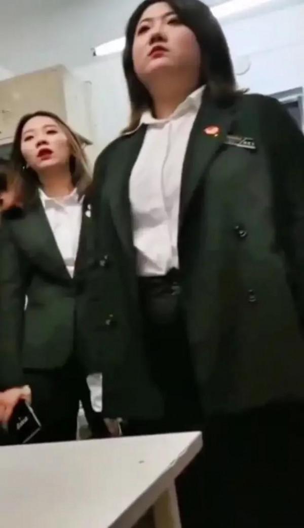 小學生女班長“挑戰”大學生張美玉