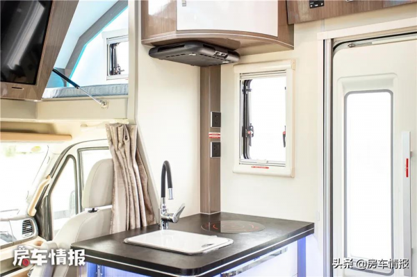 出廠14度電的霍夫勒房車，6人長途旅行可勁玩，外觀比越野車還猛