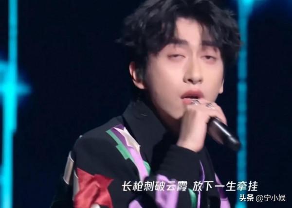 一場音樂盛典8位明星遭遇尷尬，暴露娛樂圈三大真實現狀