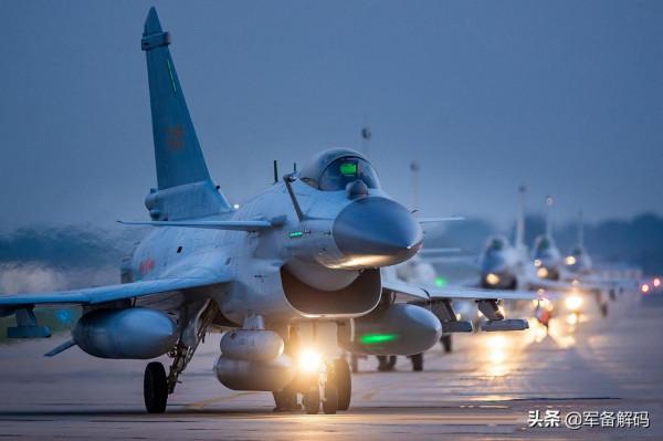 蘇-57已摔1架，F-22、F-35各摔5架，為何殲-20長期保持1架不摔？