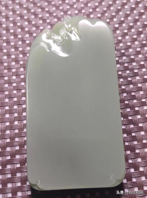 價格相差不大的情況下，你會選擇和田玉籽料還是山料？