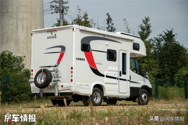 4座4臥的阿娜亞房車,帶12度電和350L水,還用竹子做傢俱真牛 4座4臥的阿娜亞房車,帶12度電和350L水,還用竹子做傢俱真牛