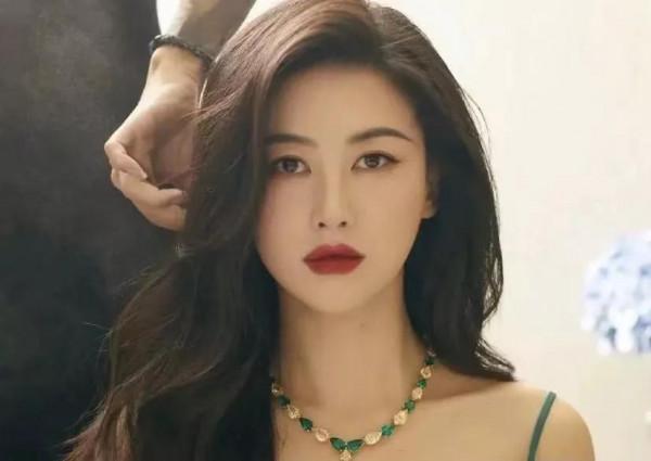 你是不是鵝蛋臉，主要看這3個特徵，哪怕臉上有肉也符合