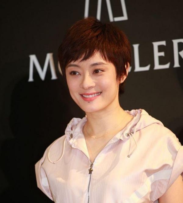 向海清:被孫儷資助4年,上大學後寫6000字控訴:她太摳了 向海清:被孫儷資助4年,上大學後寫6000字控訴:她太摳了