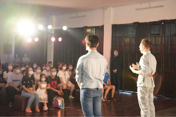 青春視角演繹革命愛情 陳毅安家書展主題短劇開演 青春視角演繹革命愛情 陳毅安家書展主題短劇開演