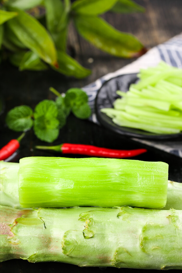 天氣涼了，可以播種萵苣啦，盆栽萵苣的種植方法