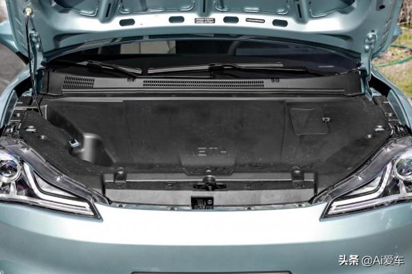 便宜帶快充，長續航好養家用SUV，車身好停車，實拍新款哪吒V