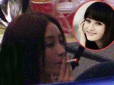 娛樂圈哪個女星抽菸更好看？
