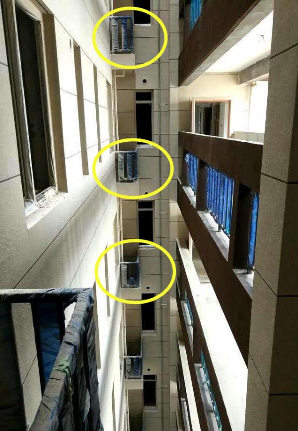 別買這種連廊房,天井外牆掛滿空調外機,轟轟響中間戶怎樣住? 別買這種連廊房,天井外牆掛滿空調外機,轟轟響中間戶怎樣住?