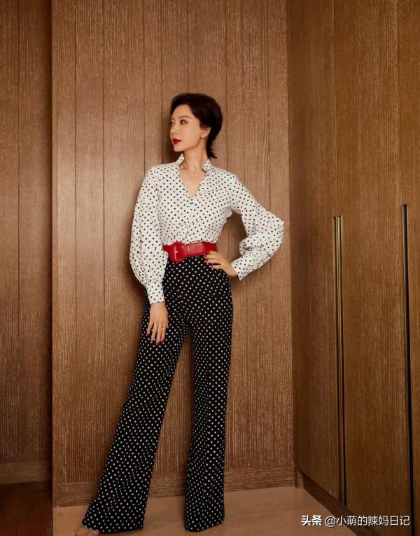 真正見過世面的女人，穿襯衫很少配西裝褲，看陳數就知道了