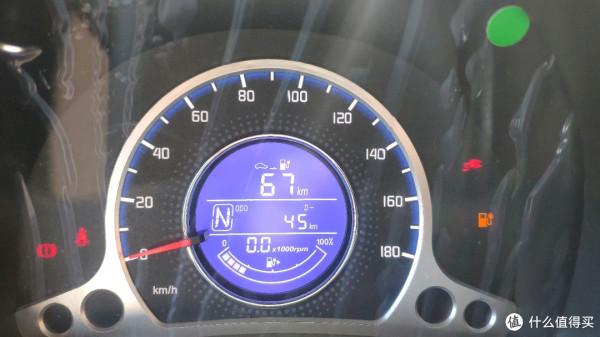 開小奔奔去廬山避暑，38°夏日凍得半路發抖