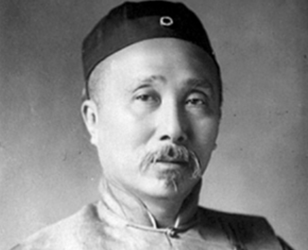 23歲小夥繼承姨媽英國房產，內藏六萬件中國文物，後全部捐國家