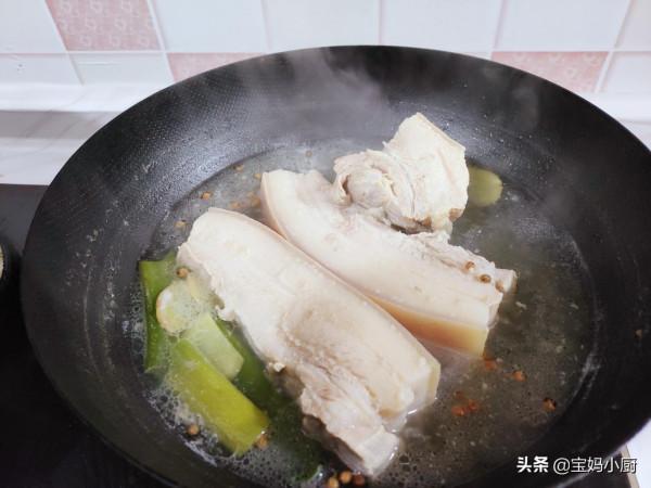 豬肉用這方法做，2斤肉都能被光碟，顏色紅亮肥而不膩，香掉魂