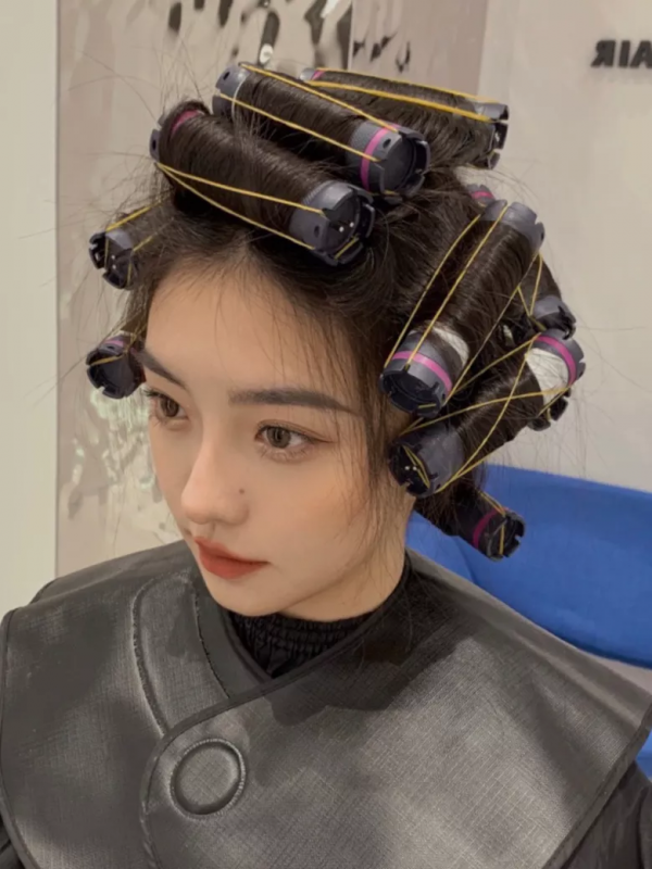 別再亂披頭髮了！這3款新年髮型才夠美夠撩人