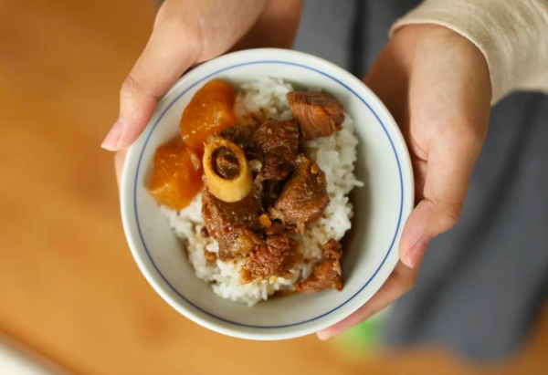 一口就把人饞哭！奶香濃郁無羶味的羊肉今年冬天必須安排上