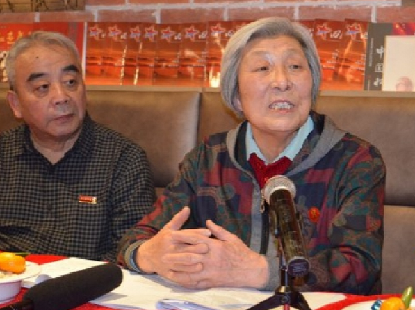 58年毛主席在專列上不慎摔倒後,笑著對王愛梅:我保證,絕對保密 58年毛主席在專列上不慎摔倒後,笑著對王愛梅:我保證,絕對保密