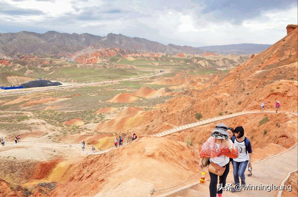 「17天愛上大西北」一天內橫跨四市,飢疲力竭 「17天愛上大西北」一天內橫跨四市,飢疲力竭