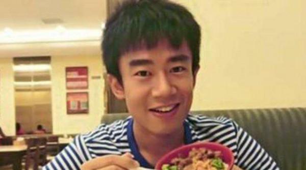 李雪健：患癌後妻子不離不棄，今兒子成驕傲，風光背後有淚水