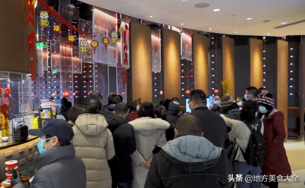北京汪小菲餐廳味道中規中矩，招牌毛血旺中有頭髮，能否被原諒？