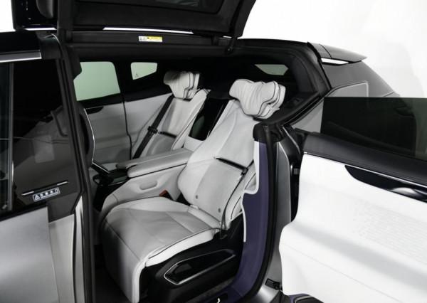 57萬起的國產車,高合HiPhi X,重新定義了國產豪華純電動車的上限 57萬起的國產車,高合HiPhi X,重新定義了國產豪華純電動車的上限